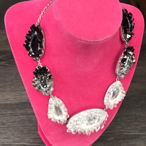 Gorgeous Authentic Swarovski black Collar Necklace - Picture 14 of 16